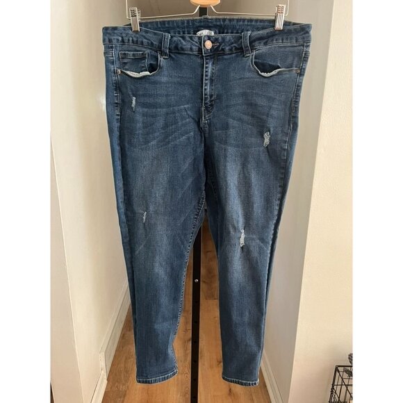 EUC Dex Women's Plus Size Distressed Jeans Size 20 - Picture 1 of 4